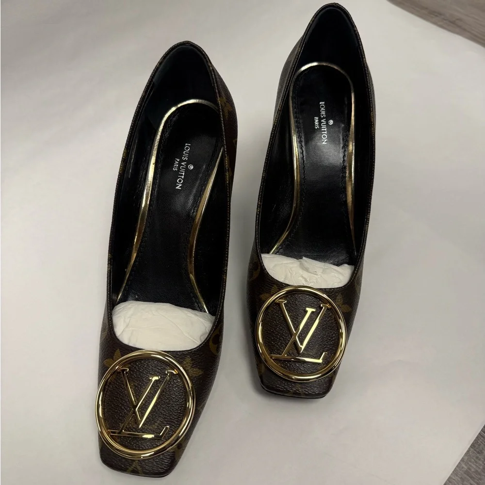 Louis Vuitton Monogram Canvas Madeleine Pumps Size 38 - Picture 10 of 10